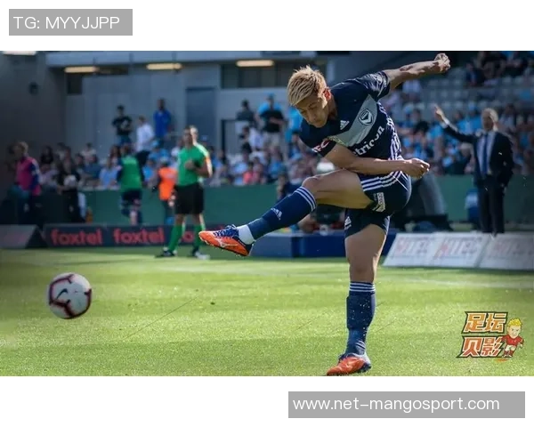 本田圭佑在对阵丹麦的比赛中展现出惊人实力与决心的精彩瞬间